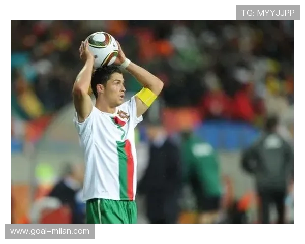 足球界外球最远投掷纪录保持者揭秘 他如何用技巧超越极限